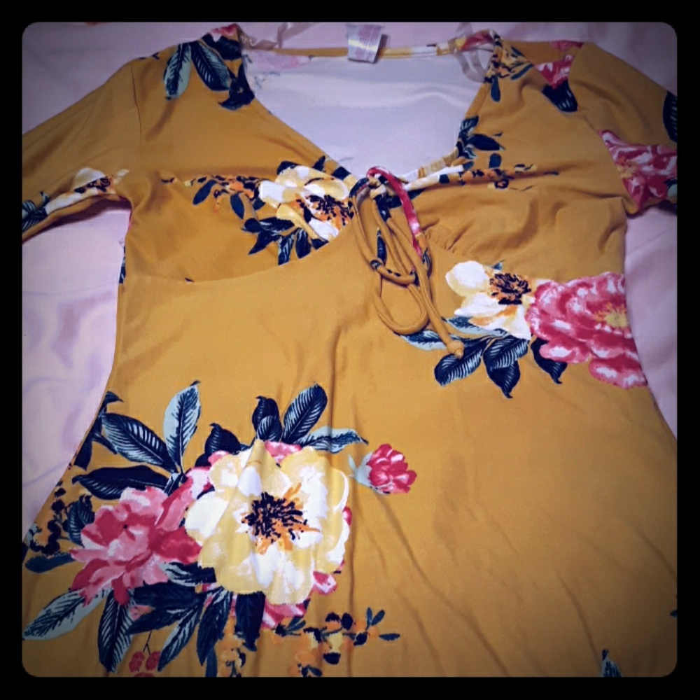 Body con with flair sleeves